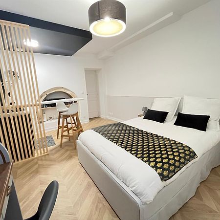 Le Studio Haslay Seraucourt En Plein Coeur De Ville De Bourges - Charme De L Ancien Et Confort Contemporain Room photo