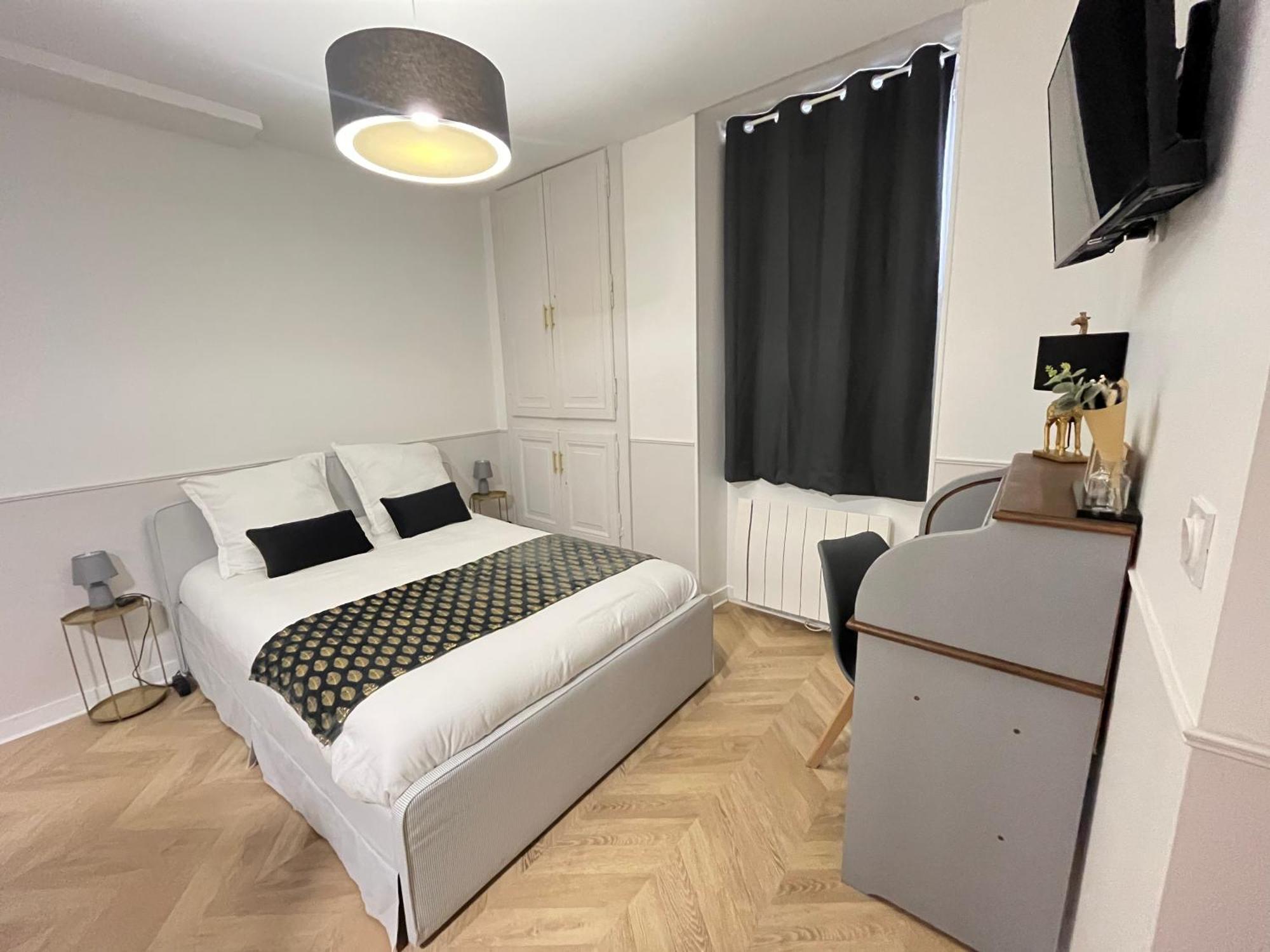 Le Studio Haslay Seraucourt En Plein Coeur De Ville De Bourges - Charme De L Ancien Et Confort Contemporain Room photo